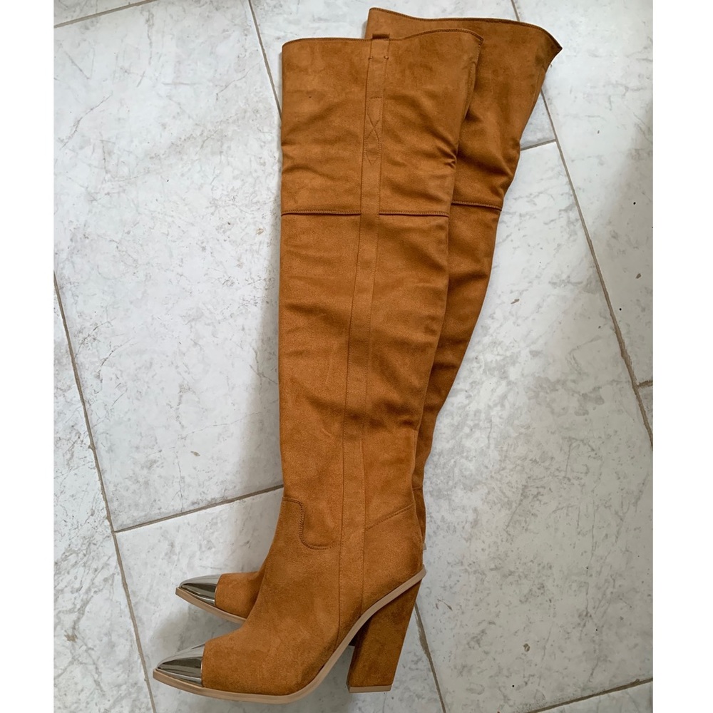 Thigh high boots from Pretty Little Thing ✨